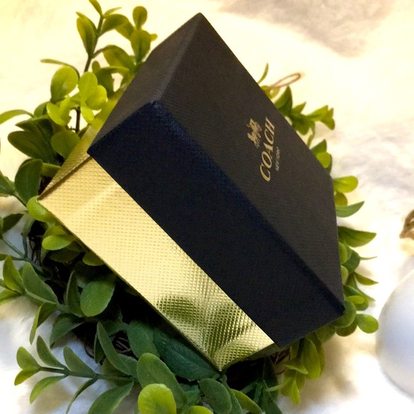 🖤Coach® Rose Gold Necklace Set🖤 - Picture 8 of 9